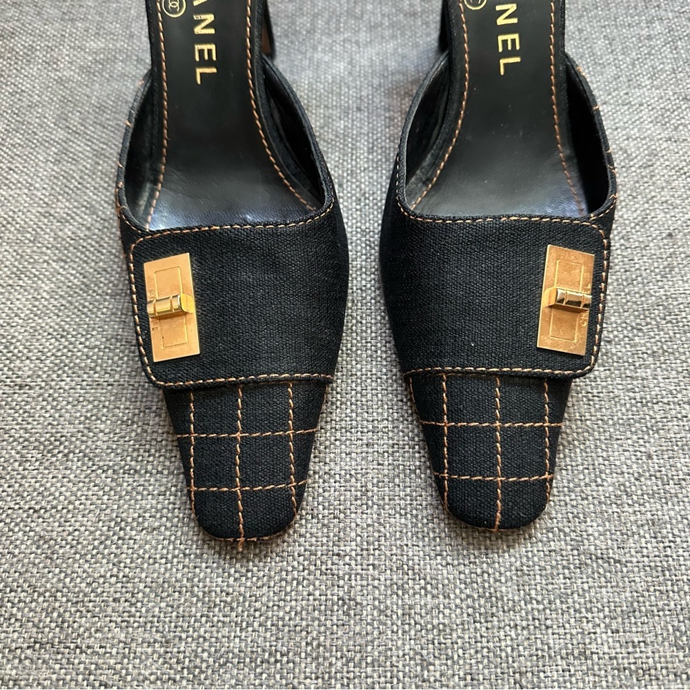 Vintage Chanel denim quilted mule heels - Picture 2 of 5